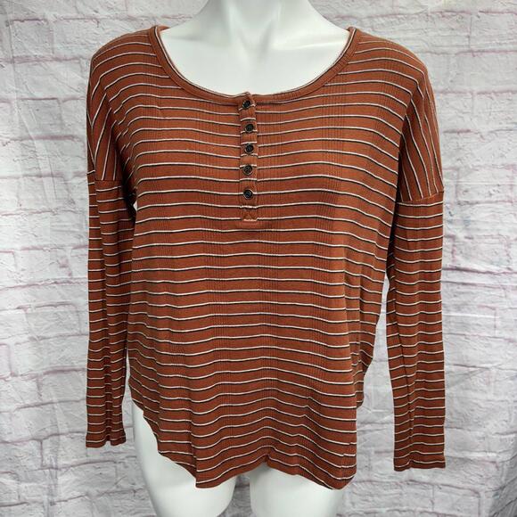 American Eagle Outfitters Tops - American Eagle Size XS Long Sleeve Top
